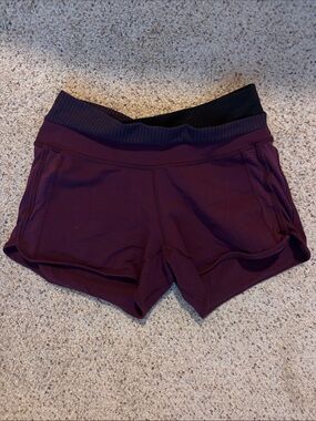 Rare lululemon Women's Athletic Shorts - Plum